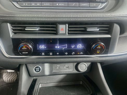Used 2023 Nissan Rogue SV FWD image 23