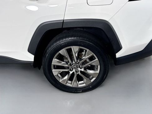 Certified 2020 Toyota RAV4 XLE Premium image 20
