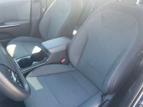 Used 2025 Kia K4 LXS image 35