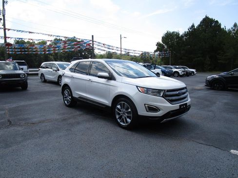 Used 2017 Ford Edge Titanium w/ Equipment Group 301A FWD image 5