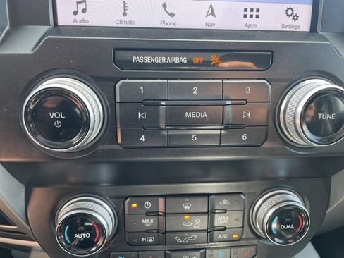 Used 2019 Ford F150 Lariat w/ Equipment Group 502A Luxury AWD/4WD image 29