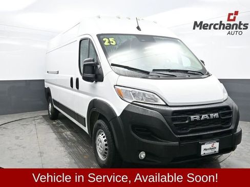 Used 2025 RAM ProMaster 2500 w/ Convenience Group image 1