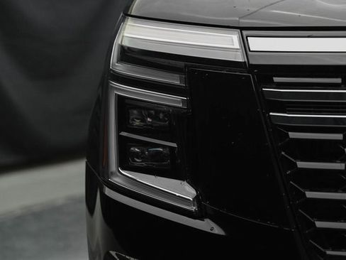 New 2025 Nissan Armada Platinum Reserve image 4