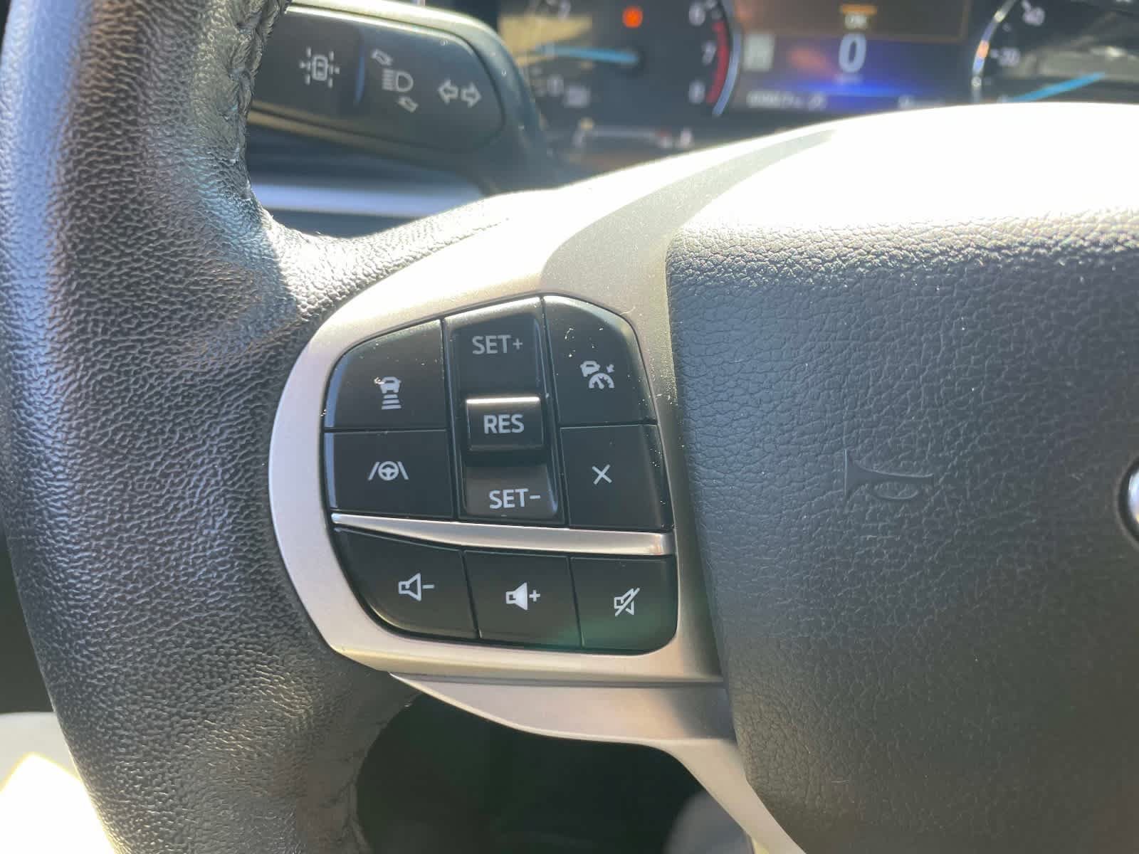Used 2021 Ford Explorer XLT w/ Equipment Group 202A AWD/4WD image 33