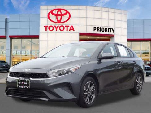 Used 2024 Kia Forte LXS FWD image 1