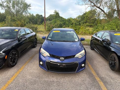 Used 2016 Toyota Corolla S FWD image 2