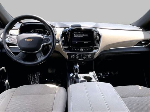 Used 2022 Chevrolet Traverse LT FWD image 15