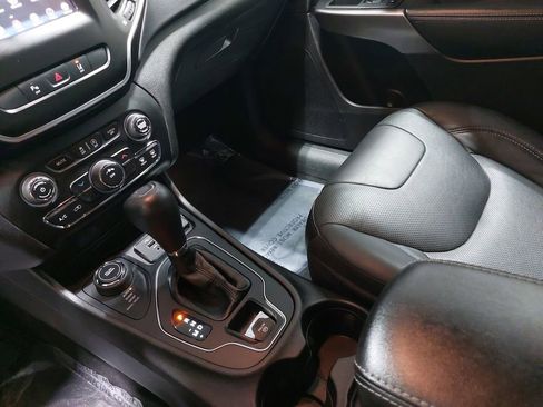 Used 2021 Jeep Cherokee Latitude Lux image 25