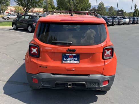 Used 2018 Jeep Renegade Altitude AWD/4WD image 9