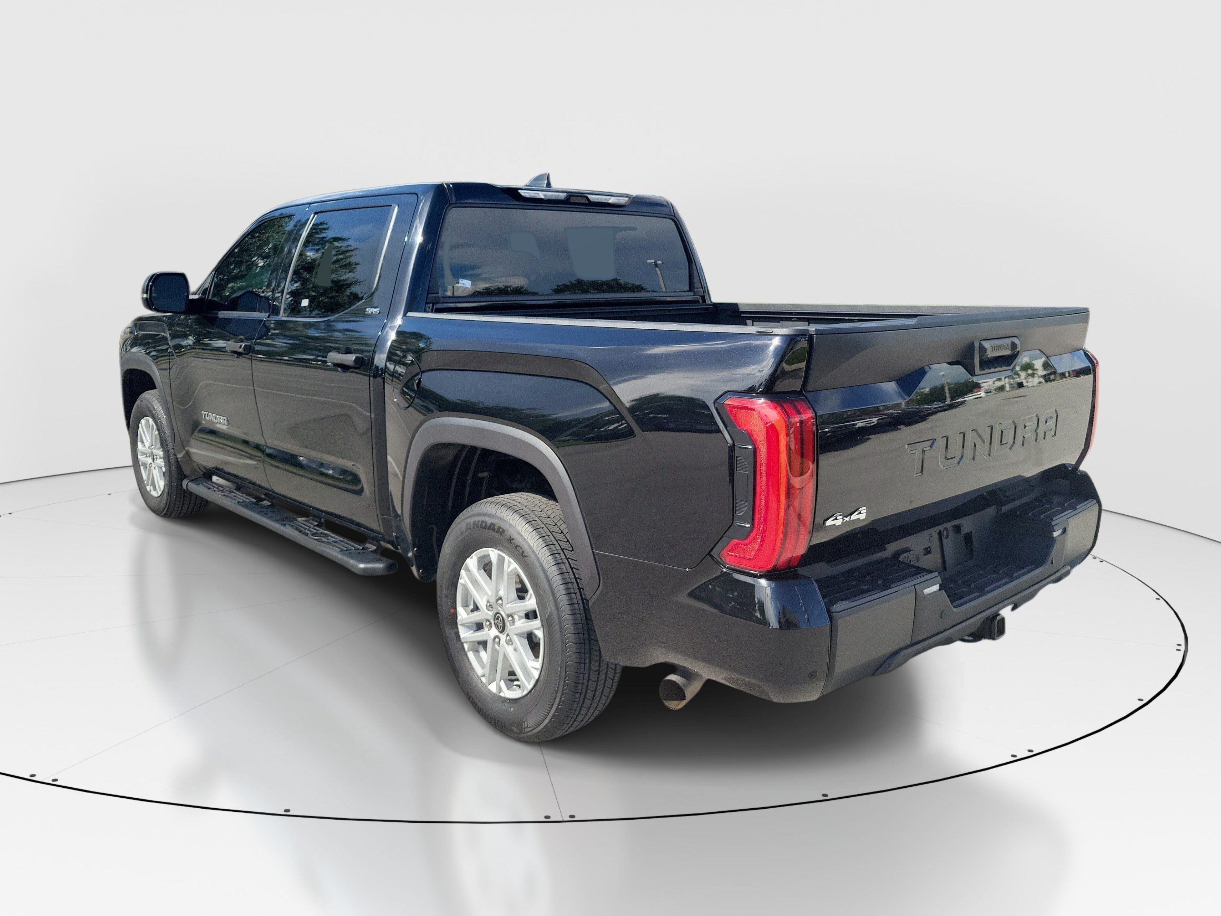 Used 2024 Toyota Tundra SR5 w/ SR5 Convenience Package AWD/4WD image 5