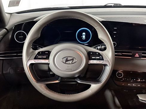 Used 2022 Hyundai Elantra SEL w/ Convenience Package FWD image 13