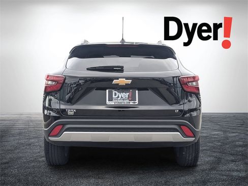 Certified 2025 Chevrolet Trax LT image 6