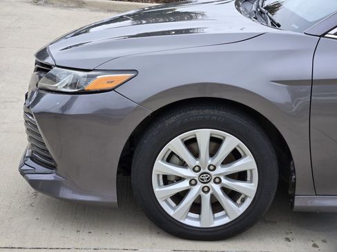 Used 2019 Toyota Camry LE FWD image 6