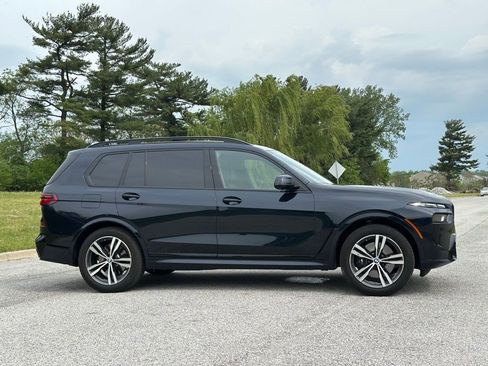 Certified 2025 BMW X7 xDrive40i w/ M Sport Package AWD/4WD image 8