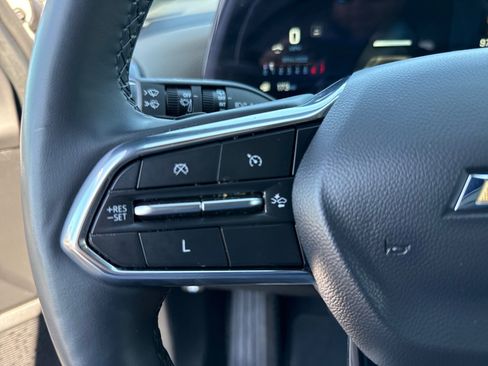 Used 2025 Chevrolet Equinox LT w/ Convenience Package II image 25