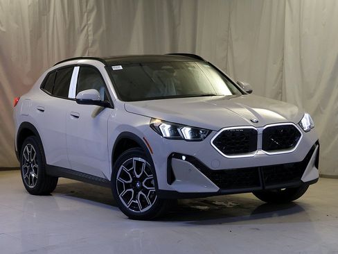 New 2026 BMW X2 xDrive28i w/ Technology Package AWD/4WD image 1