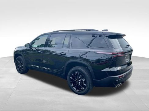 Used 2024 Chevrolet Traverse LT w/ Midnight/Sport Edition image 7