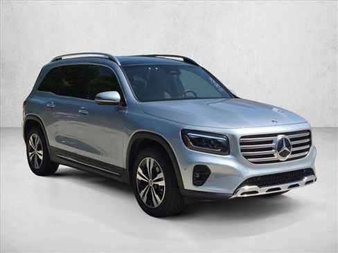 Used 2026 Mercedes-Benz GLB 250 image 3