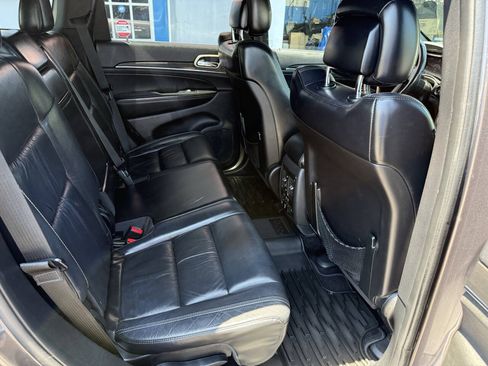 Used 2015 Jeep Grand Cherokee Limited w/ Trailer Tow Group IV AWD/4WD image 17