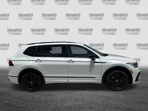 Used 2023 Volkswagen Tiguan SE R-Line FWD image 11