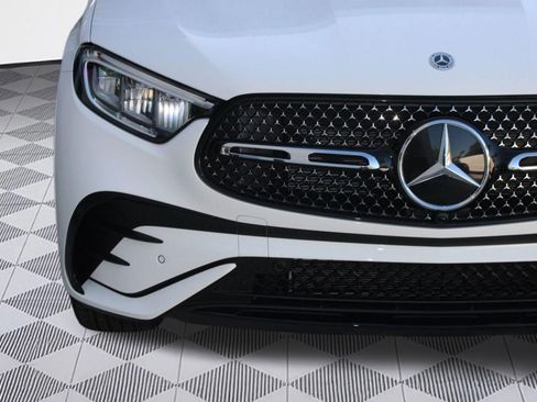 Used 2026 Mercedes-Benz GLC 300 4MATIC image 11