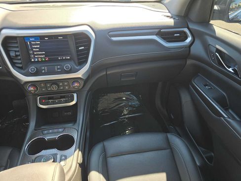 Used 2022 GMC Acadia SLT w/ Technology Package AWD/4WD image 18