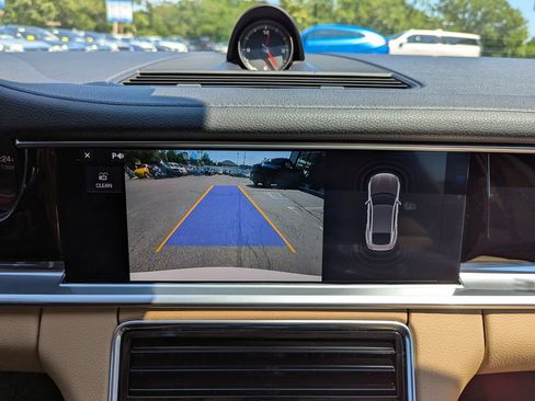 Used 2018 Porsche Panamera RWD image 22