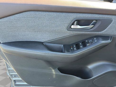 Used 2023 Nissan Rogue SV image 20