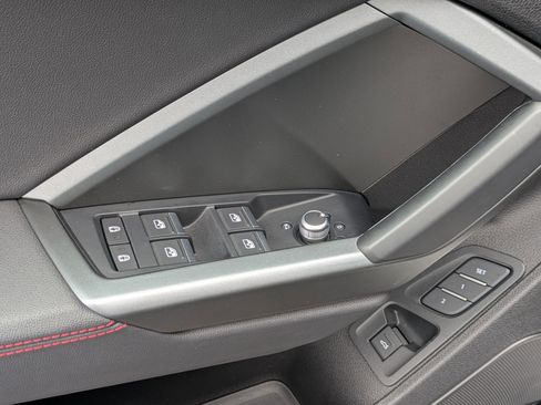 Certified 2025 Audi Q3 2.0T Premium Plus w/ Premium Plus Package image 11