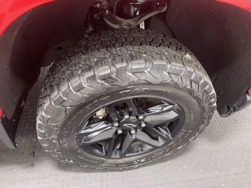 Used 2020 Chevrolet Silverado 1500 LT Trail Boss image 26