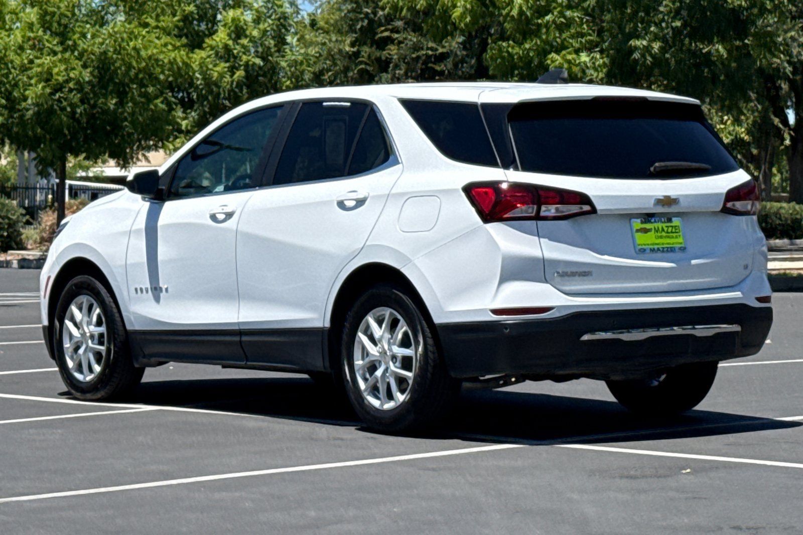 Used 2024 Chevrolet Equinox LT FWD image 3