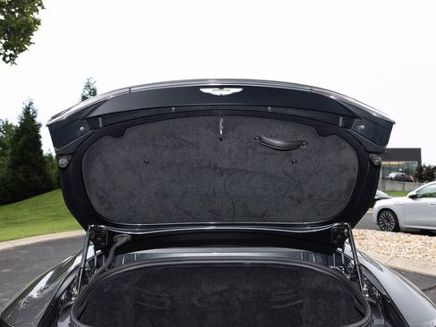 Used 2021 Aston Martin V8 Vantage Roadster RWD image 44