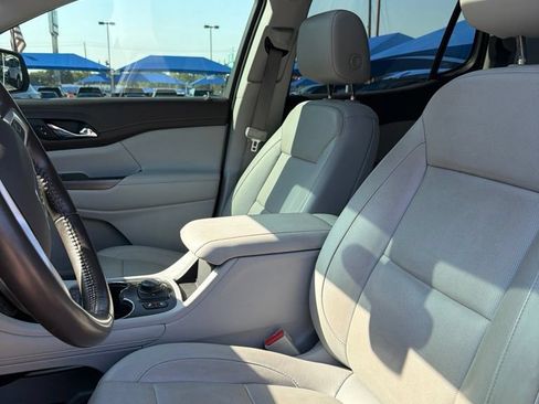Used 2020 GMC Acadia SLT w/ Driver Alert Package II FWD image 6