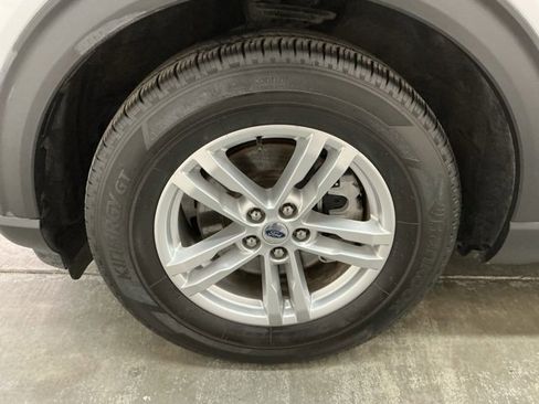 Used 2020 Ford Explorer XLT w/ Equipment Group 202A image 9