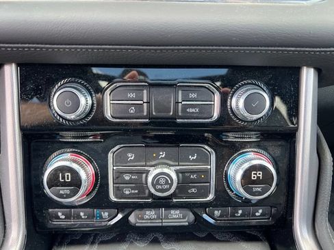 Used 2024 GMC Yukon Denali AWD/4WD image 34