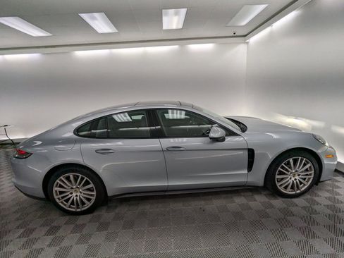 Certified 2021 Porsche Panamera image 5