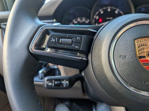 New 2026 Porsche Macan image 27