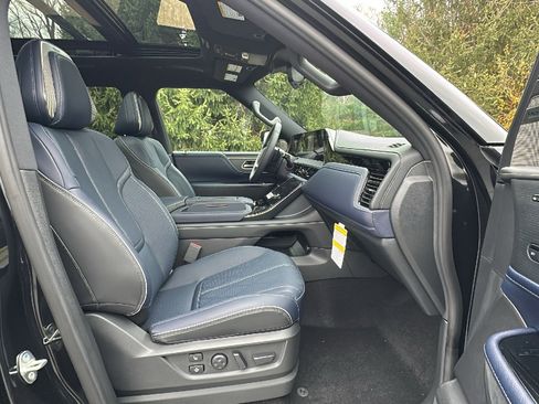 New 2026 INFINITI QX80 4WD image 9