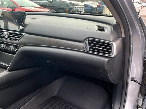 Used 2021 Honda Accord EX image 17