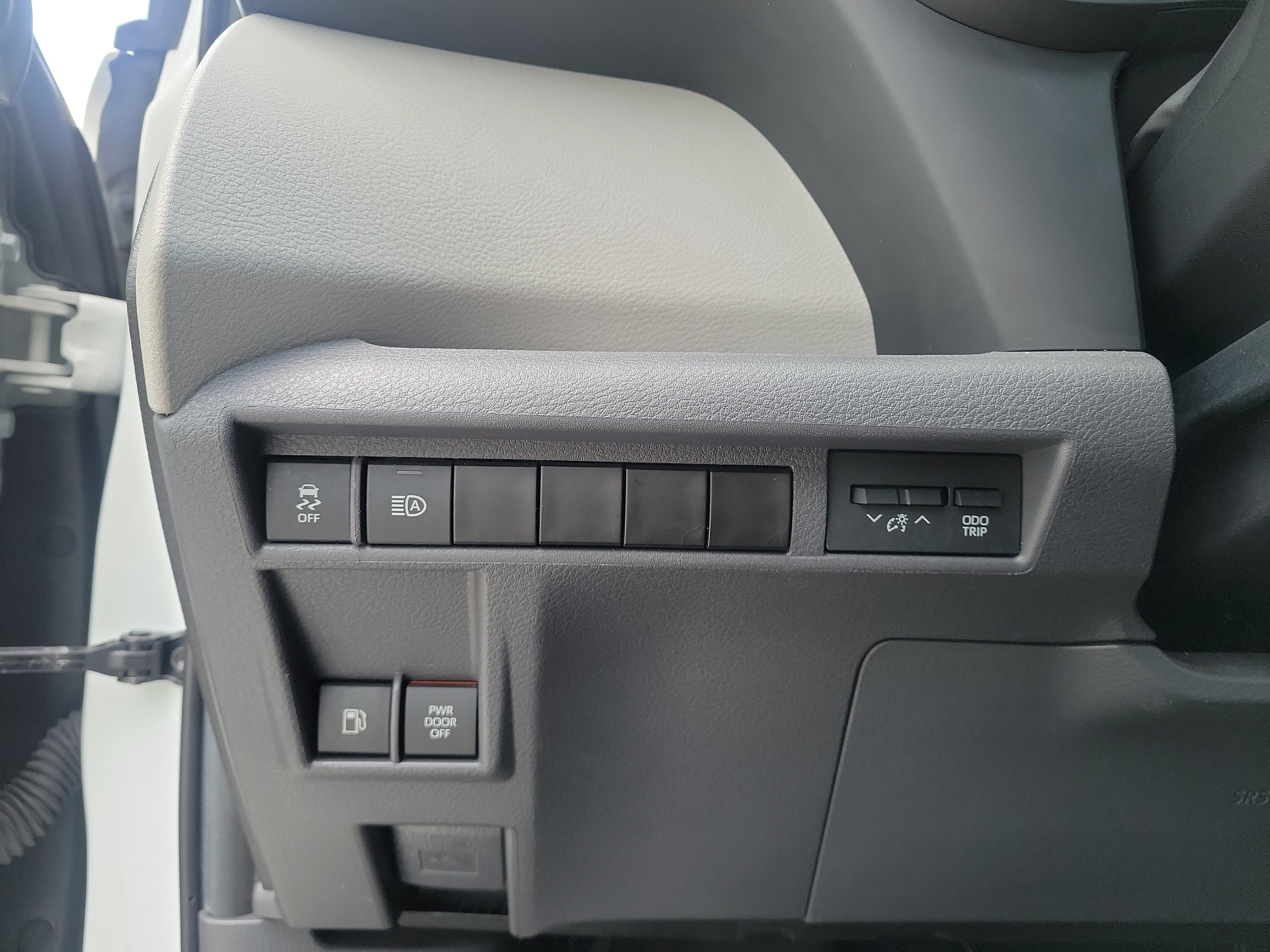 Used 2024 Toyota Sienna LE FWD image 30