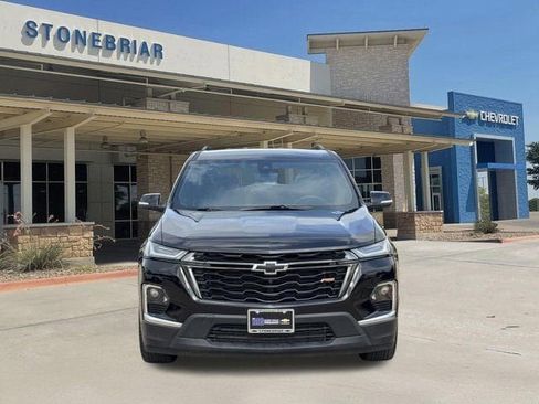 Used 2023 Chevrolet Traverse RS w/ LPO, Floor Liner Package FWD image 9