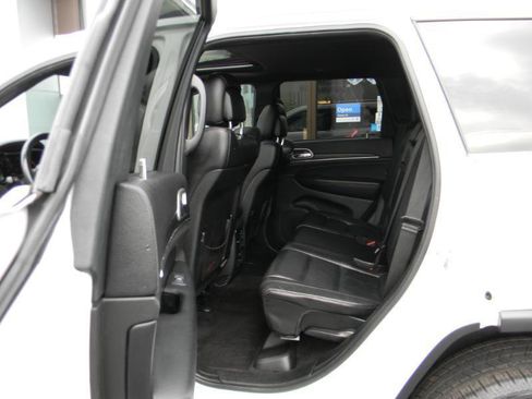 Used 2019 Jeep Grand Cherokee Limited AWD/4WD image 12