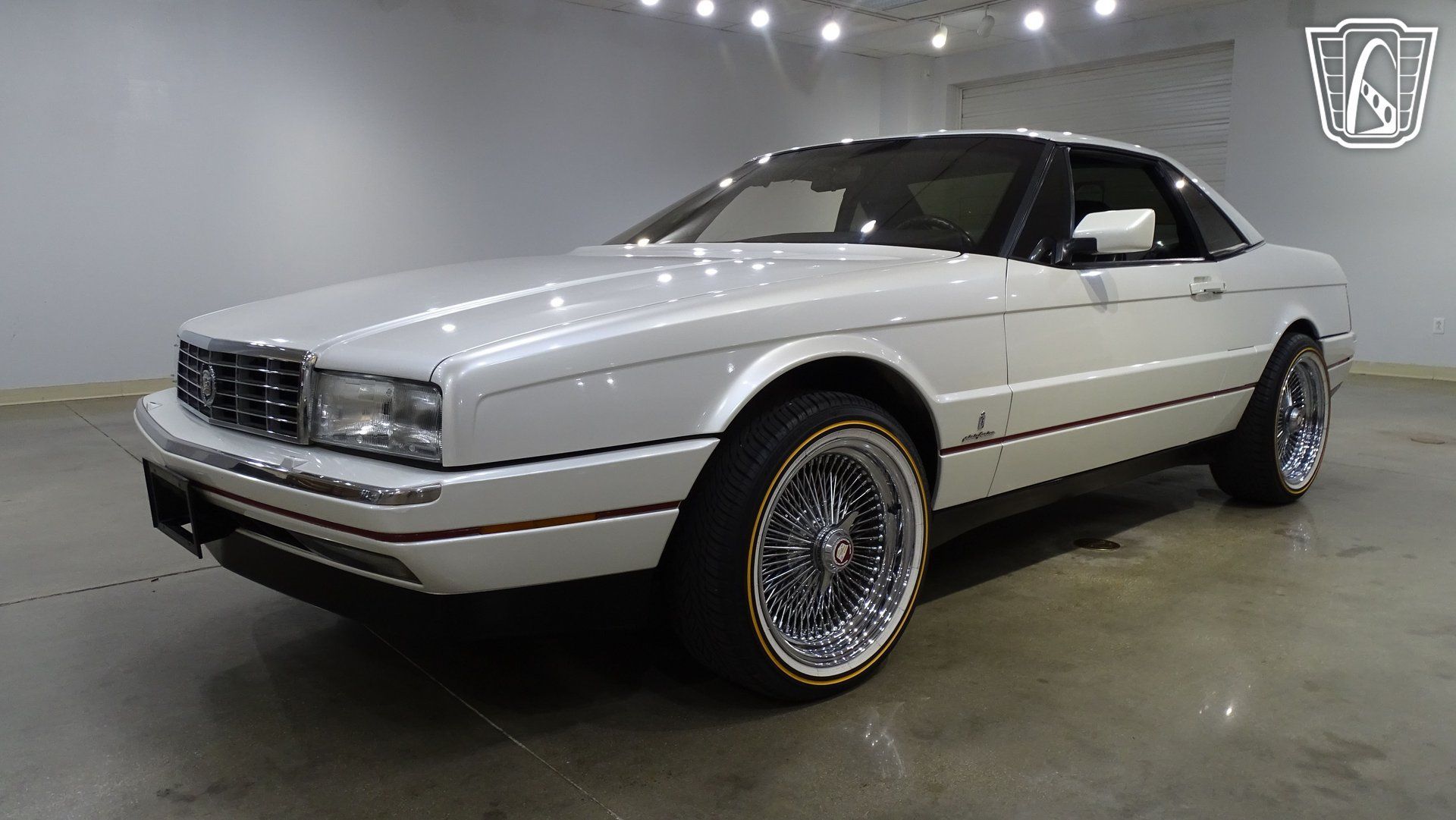 Used 1991 Cadillac Allante FWD image 3