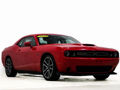 Used 2023 Dodge Challenger R/T image 1