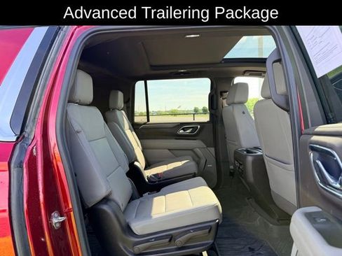 Used 2023 Chevrolet Suburban LT w/ Luxury Package AWD/4WD image 10