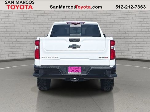 Used 2024 Chevrolet Silverado 1500 ZR2 w/ Technology Package image 6