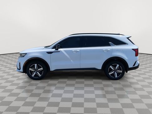 Used 2022 Kia Sorento EX w/ Panoramic Sunroof Package FWD image 4