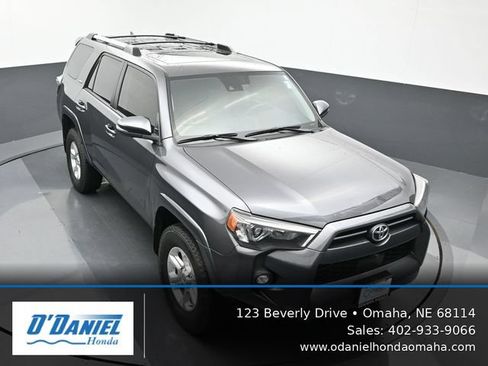 Used 2022 Toyota 4Runner SR5 Premium w/ Moonroof Package AWD/4WD image 20