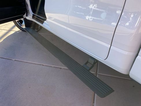 Used 2019 RAM 1500 Laramie image 39