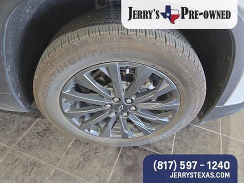 Used 2023 Chevrolet Traverse RS FWD image 4